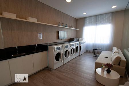 Studio para alugar com 36m², 1 quarto e 1 vaga Studio para alugar com 36m², 1 quarto e 1 vagaÁrea comum - Lavanderia