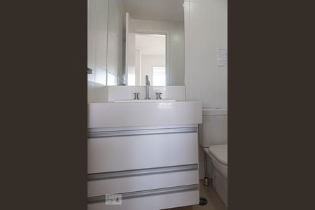 Banheiro de kitnet/studio para alugar com 1 quarto, 36m² em Campos Elíseos, São Paulo