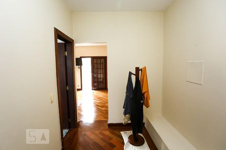 Casa de condomínio à venda com 300m², 4 quartos e 5 vagas Casa de condomínio à venda com 300m², 4 quartos e 5 vagasQuarto