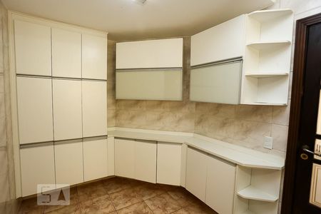 Casa de condomínio à venda com 300m², 4 quartos e 5 vagas Casa de condomínio à venda com 300m², 4 quartos e 5 vagasCozinha