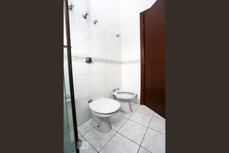 Casa de condomínio à venda com 300m², 4 quartos e 5 vagas Casa de condomínio à venda com 300m², 4 quartos e 5 vagasBanheiro