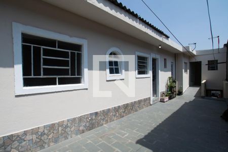 Casa para alugar com 60m², 1 quarto e sem vaga Casa para alugar com 60m², 1 quarto e sem vagaÁrea externa