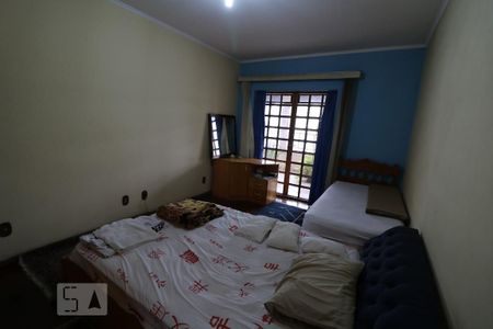 Casa à venda com 300m², 5 quartos e 4 vagasSuite
