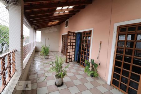 Casa à venda com 300m², 5 quartos e 4 vagasVaranda