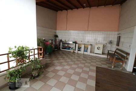 Casa à venda com 300m², 5 quartos e 4 vagasDetalhe da area de serviço
