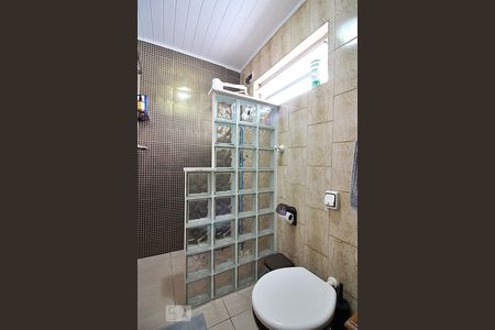 Banheiro do Quarto 1 - Suíte  de casa à venda com 3 quartos, 207m² em Vila Tupi, São Bernardo do Campo