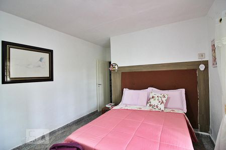 Casa à venda com 207m², 3 quartos e 4 vagasQuarto 2 - Suíte