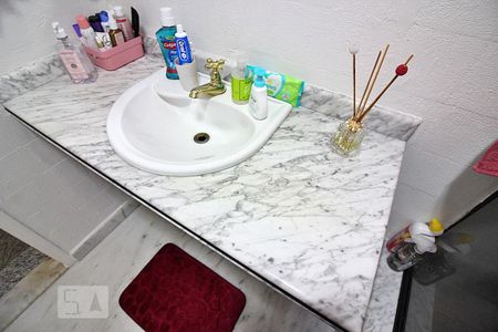 Casa à venda com 207m², 3 quartos e 4 vagasBanheiro do Quarto 2 - Suíte