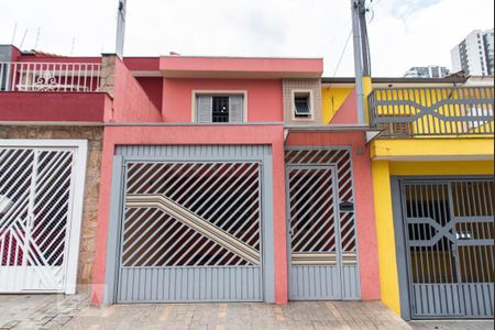 Casa à venda com 125m², 2 quartos e 1 vagaFachada