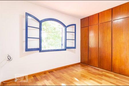 Suíte de casa à venda com 3 quartos, 130m² em Vila Paulista, São Paulo