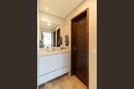 Casa à venda com 300m², 4 quartos e 5 vagasBanheiro Corredor