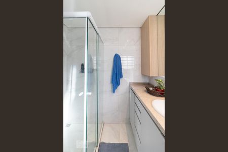 Casa à venda com 300m², 4 quartos e 5 vagasBanheiro da Suíte