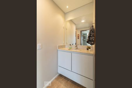 Casa à venda com 300m², 4 quartos e 5 vagasBanheiro Corredor