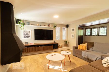 Sala de casa à venda com 4 quartos, 300m² em Nonoai, Porto Alegre