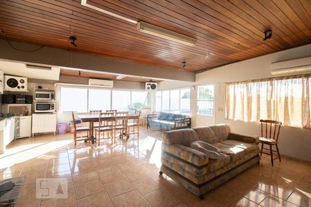 Casa à venda com 300m², 4 quartos e 5 vagasSala/Cozinha