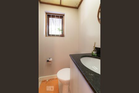 Casa à venda com 300m², 4 quartos e 5 vagasLavabo