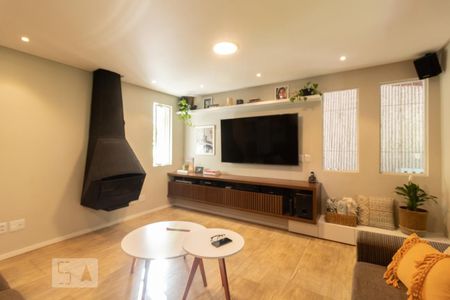 Sala de casa à venda com 4 quartos, 300m² em Nonoai, Porto Alegre