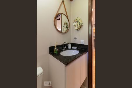 Casa à venda com 300m², 4 quartos e 5 vagasLavabo