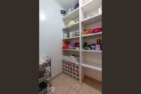 Casa para alugar com 276m², 3 quartos e 2 vagasDespensa Cozinha