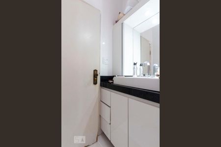 Casa para alugar com 276m², 3 quartos e 2 vagasBanheiro Corredor