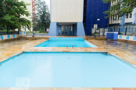 Apartamento à venda com 70m², 3 quartos e 1 vaga Apartamento à venda com 70m², 3 quartos e 1 vagaÁrea comum - Piscina