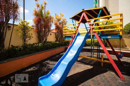 Apartamento para alugar com 93m², 2 quartos e 1 vaga Apartamento para alugar com 93m², 2 quartos e 1 vagaÁrea Comum - Playground