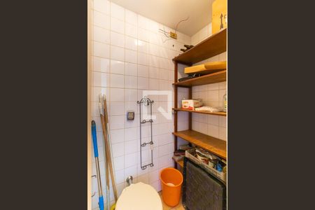 Apartamento para alugar com 93m², 2 quartos e 1 vaga Apartamento para alugar com 93m², 2 quartos e 1 vagaBanheiro de serviço