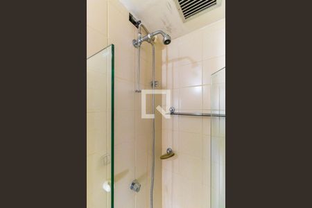 Apartamento para alugar com 93m², 2 quartos e 1 vaga Apartamento para alugar com 93m², 2 quartos e 1 vagaBanheiro social