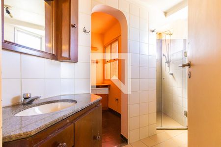 Apartamento para alugar com 93m², 2 quartos e 1 vaga Apartamento para alugar com 93m², 2 quartos e 1 vagaBanheiro da suíte