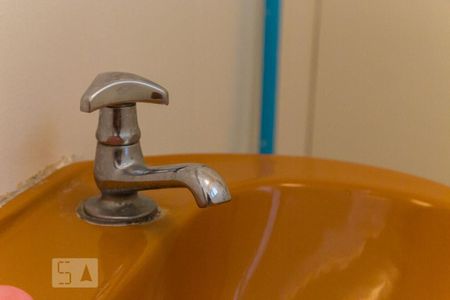 Apartamento à venda com 220m², 4 quartos e 3 vagasBanheiro de serviço - Torneira