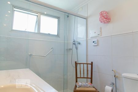 Apartamento à venda com 220m², 4 quartos e 3 vagasBanheiro da suíte