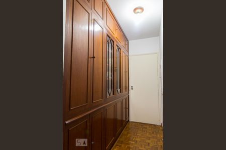 Apartamento à venda com 220m², 4 quartos e 3 vagasCorredor - Detalhe