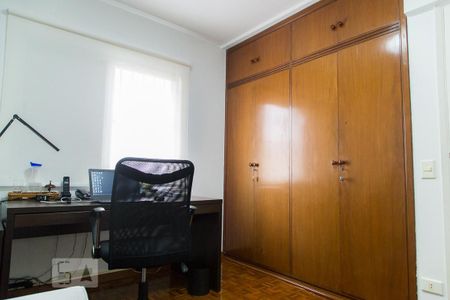 Apartamento à venda com 220m², 4 quartos e 3 vagasQuarto 2
