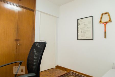 Apartamento à venda com 220m², 4 quartos e 3 vagasQuarto 2