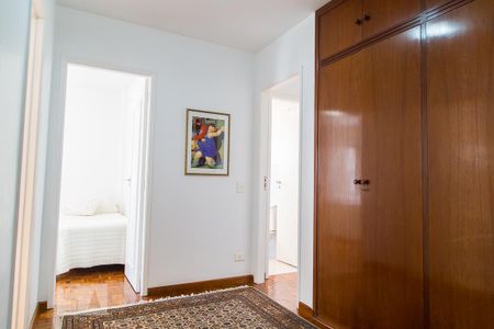 Apartamento à venda com 220m², 4 quartos e 3 vagasCorredor