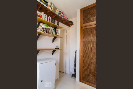 Apartamento à venda com 220m², 4 quartos e 3 vagasQuarto de serviço