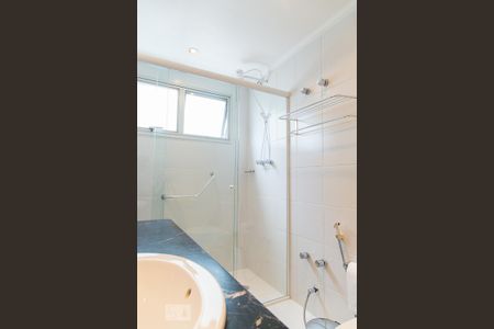 Apartamento à venda com 220m², 4 quartos e 3 vagasBanheiro social