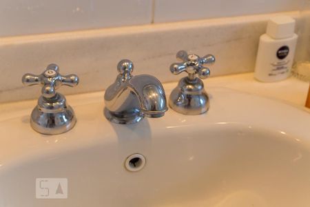 Apartamento à venda com 220m², 4 quartos e 3 vagasBanheiro da suíte - Torneira