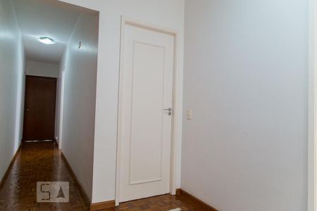 Apartamento à venda com 220m², 4 quartos e 3 vagasCorredor