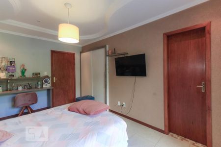 Casa à venda com 200m², 4 quartos e 2 vagasSuíte