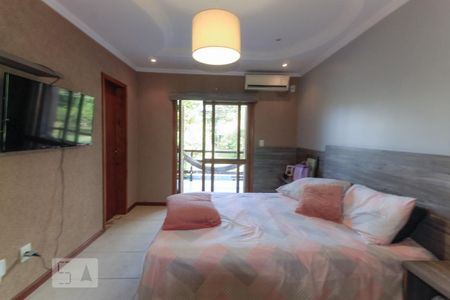 Casa à venda com 200m², 4 quartos e 2 vagasSuíte