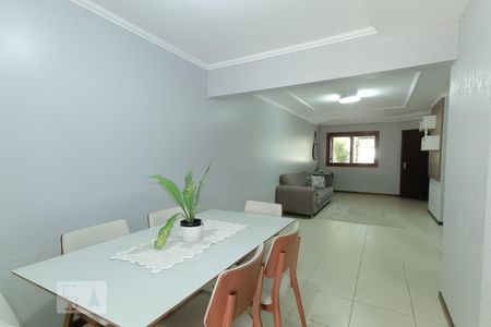 Sala de casa à venda com 4 quartos, 200m² em Espírito Santo, Porto Alegre