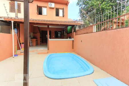 Casa à venda com 200m², 4 quartos e 2 vagasPiscina