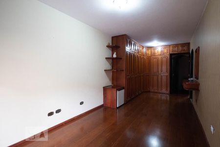 Casa para alugar com 190m², 3 quartos e 2 vagasSuíte