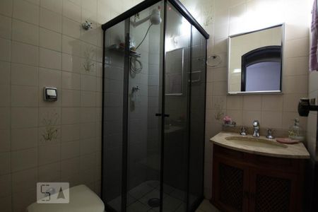 Casa para alugar com 190m², 3 quartos e 2 vagasBanheiro Corredor