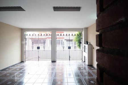 Vista da Sala de TV de casa para alugar com 3 quartos, 190m² em Quitaúna, Osasco