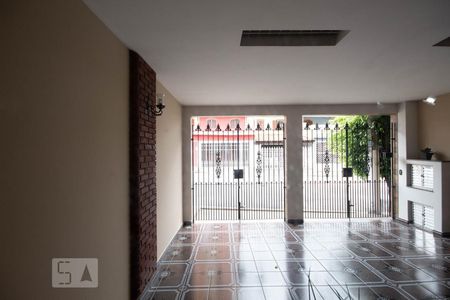 Vista da Sala de Estar de casa para alugar com 3 quartos, 190m² em Quitaúna, Osasco