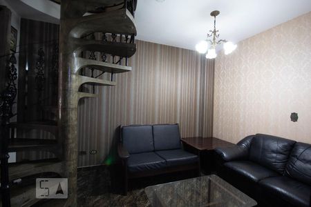 Sala de TV de casa para alugar com 3 quartos, 190m² em Quitaúna, Osasco