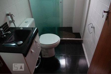 Banheiro de apartamento para alugar com 2 quartos, 48m² em Pechincha, Rio de Janeiro