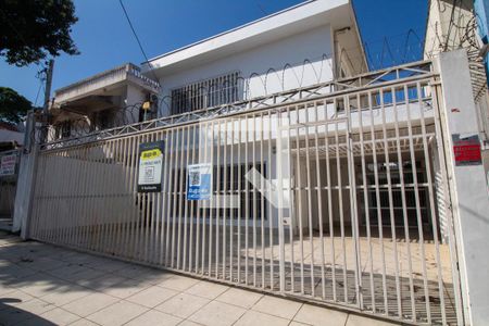 Casa à venda com 380m², 4 quartos e 6 vagasFachada